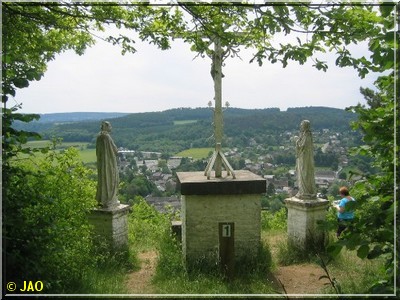 Uitzicht op Bomal vanaf de Calvarieberg.
