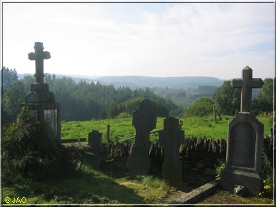 Uitzicht over de wandelomgeving vanaf het kerkhof van Ollômont.