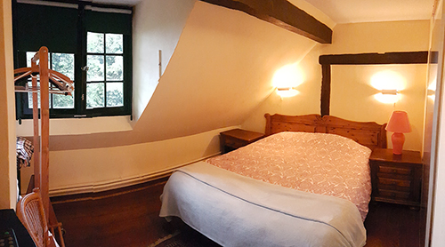 The double room with a double bed. (K2) 